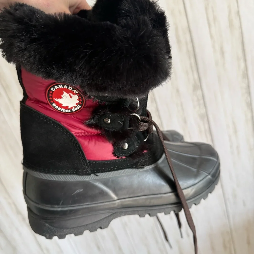 Canada Weather Gear Black and Red Winter Boots 9
